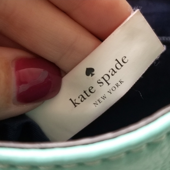 Gorgeous Authentic Kate Spade Leather Crossbody - Picture 7 of 16